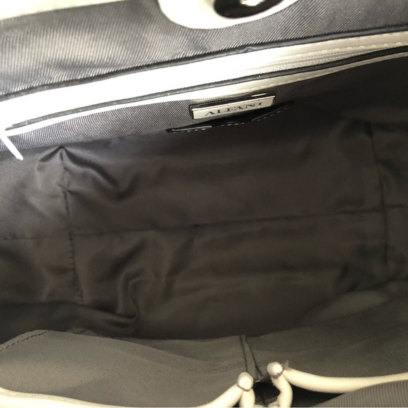 Alfani Bangle Hobo Bag, White, NWT - Picture 7 of 9